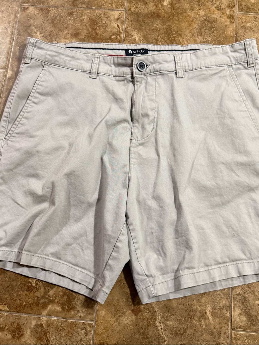 Sperry Men’s Light Stone Flat Front Shorts